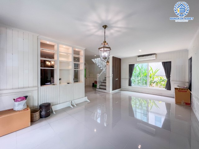 *****บ้านเดี่ยวมือสอง นนทบุรี ม.ดีซิโอ้ ราชพฤกษ์ หลังมุม เนื้อที่กว้างเกือบ 62 ตร.ว. ฟังก์ชัน 3 ห้องนอน 3 ห้องน้ำ ที่จอดรถ 2 คัน ภายในตกแต่งสวย ดูทันสมัย โครงการตั้งบนทำเลดี เชื่อมต่อทั้งถนนราชพฤกษ์, ถนนรัตนาธิเบศร์, ถนนชัยพฤกษ์, ถนนแจ้งวัฒนะ และรถไฟฟ้าสายสีม่วง "สถานีบางรักน้อยท่าอิฐ" และจุดขึ้นทางด่วน "งามวงศ์วาน"